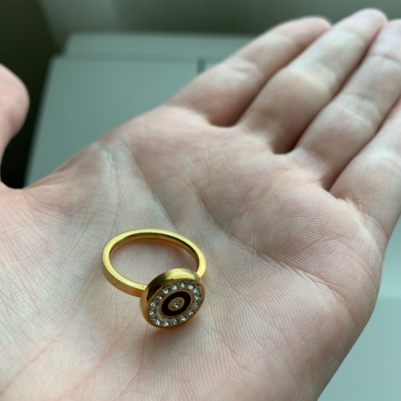 Golden ring - Picture 4 of 6